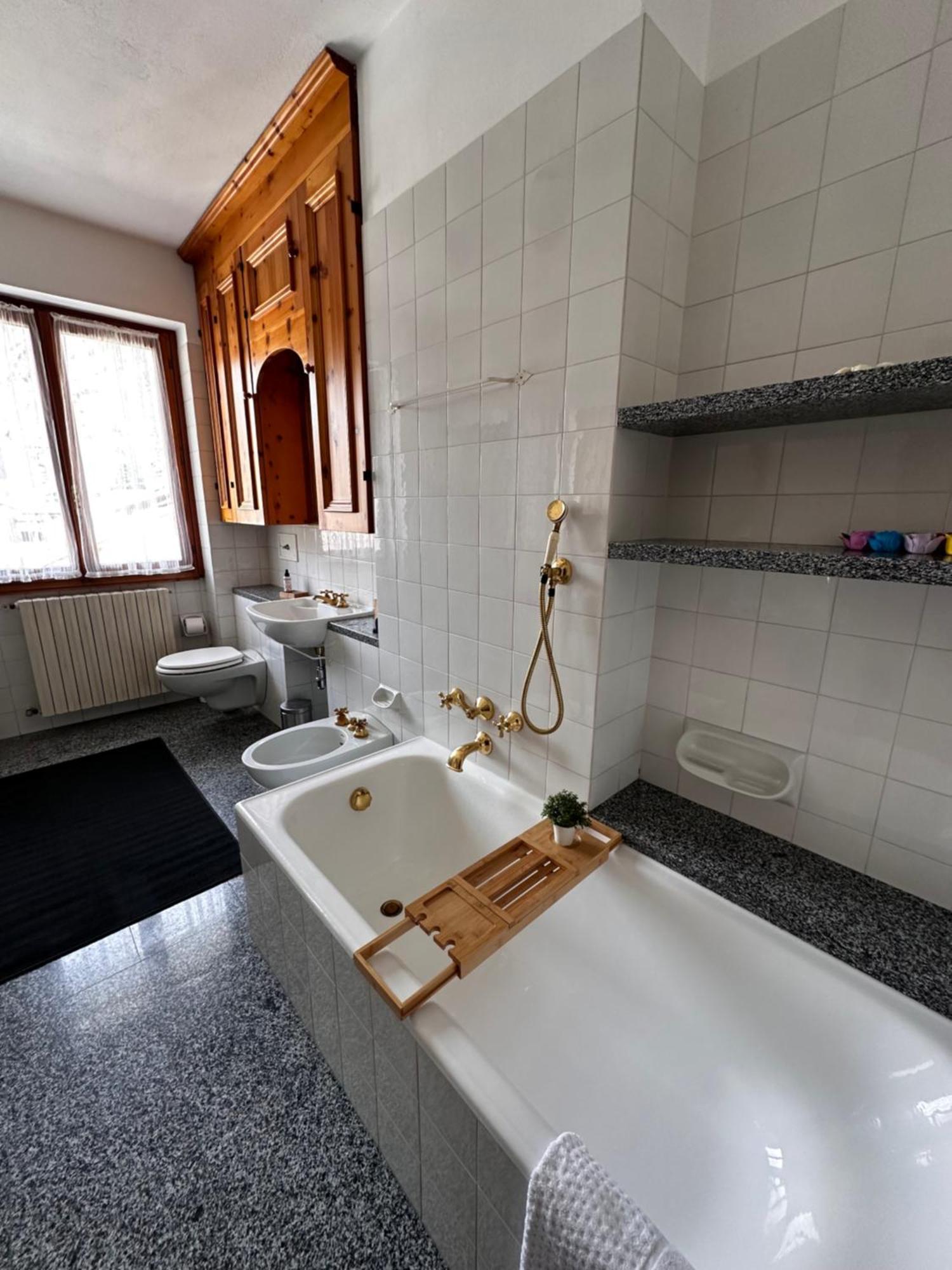 Ampio Appartamento Con Vista “Casa Magro” Tirano Esterno foto